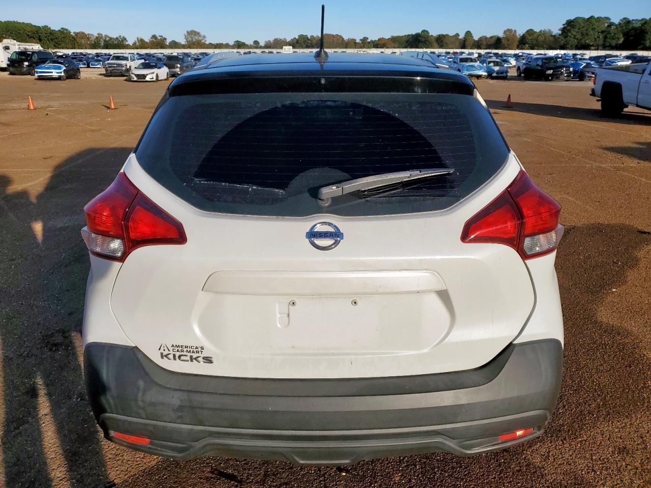 2018 NISSAN KICKS