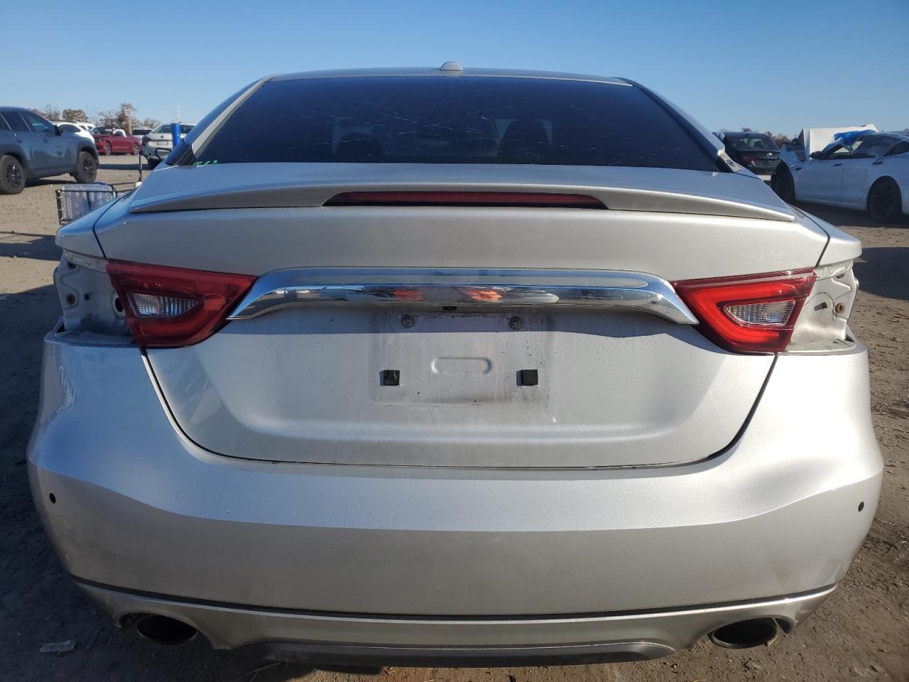 2016 NISSAN Maxima
