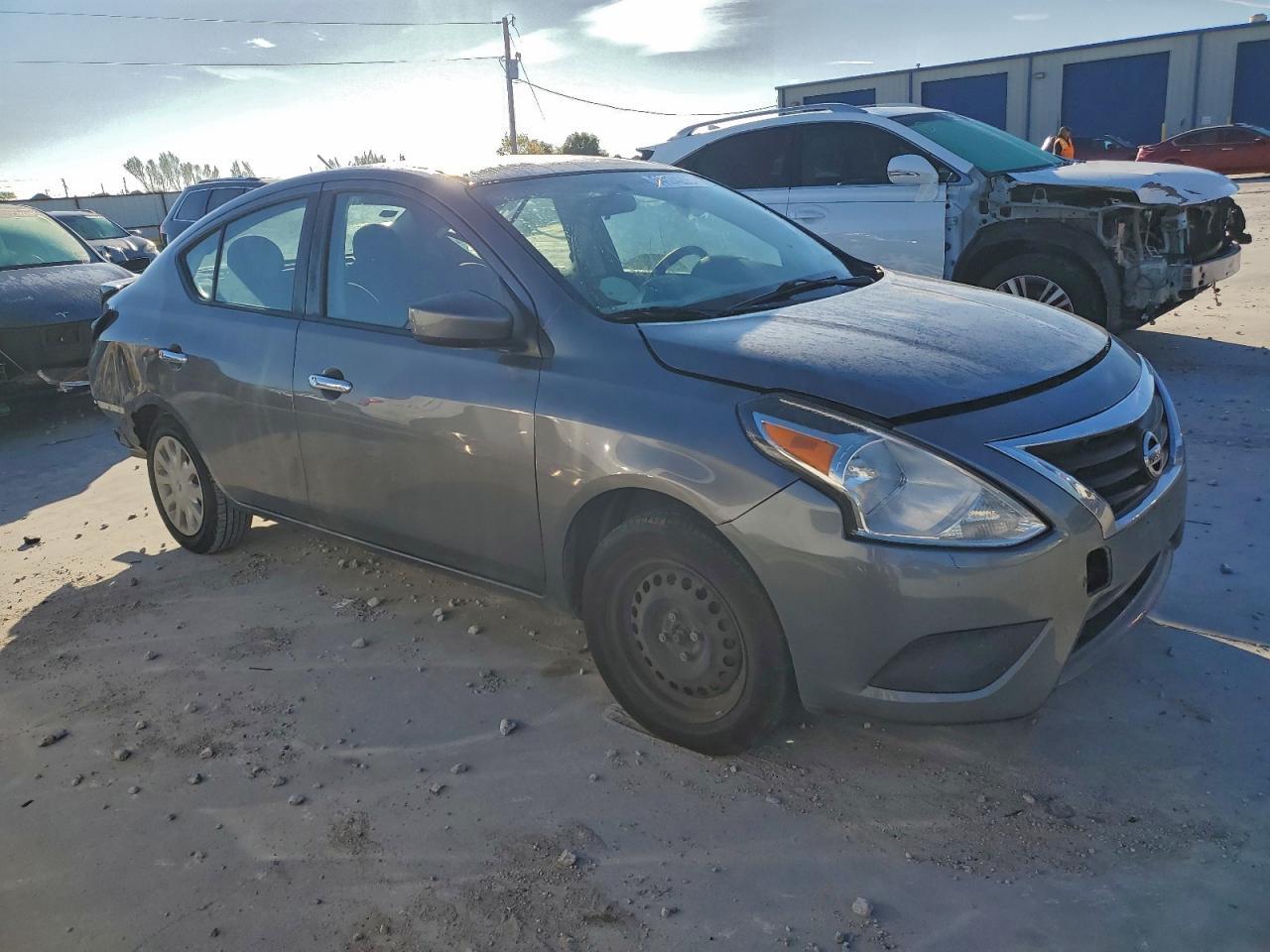 2016 NISSAN VERSA