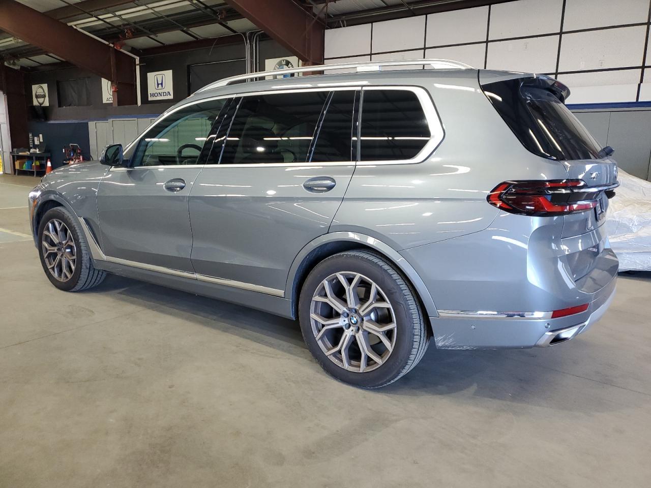 2023 BMW X7