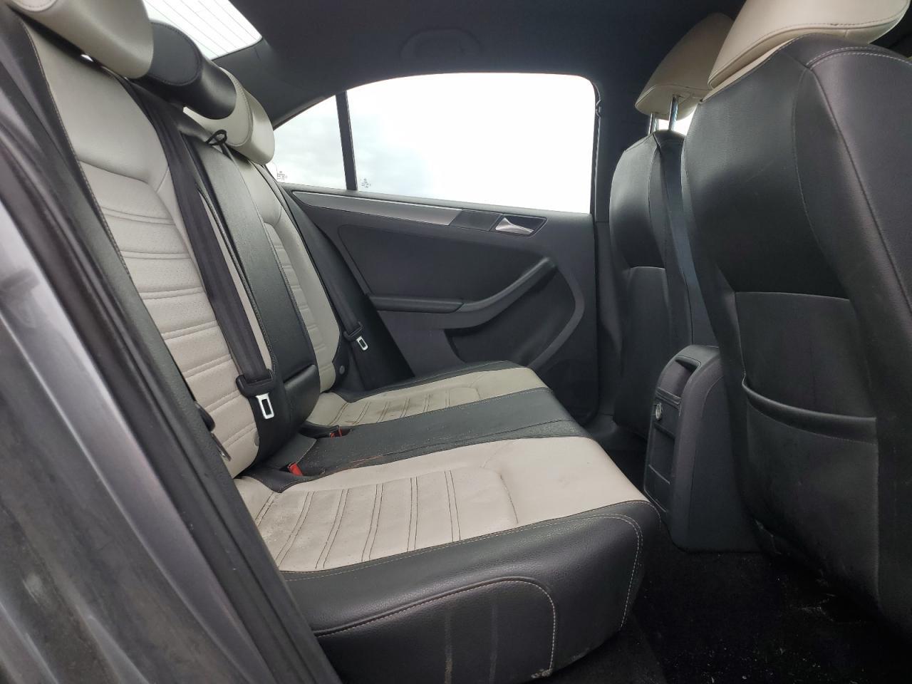 2016 VOLKSWAGEN JETTA