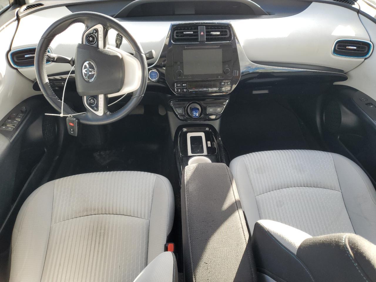 2016 TOYOTA PRIUS