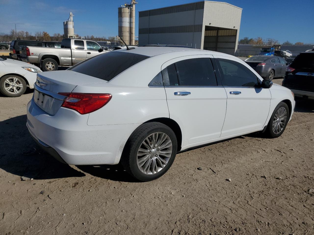 2012 CHRYSLER 200