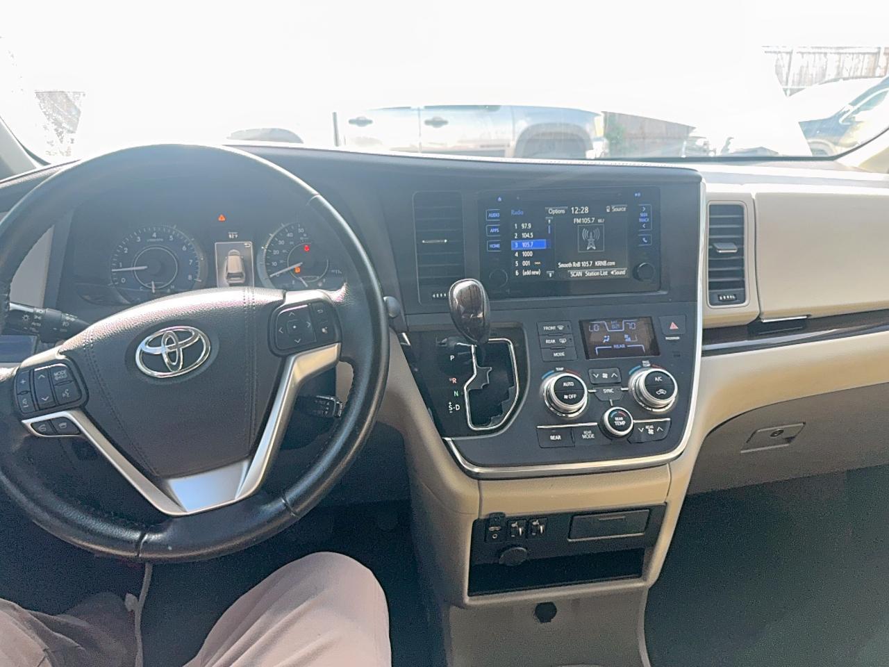 2015 TOYOTA SIENNA