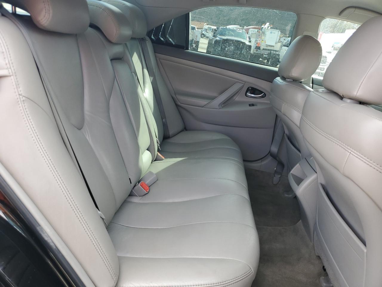 2011 TOYOTA CAMRY