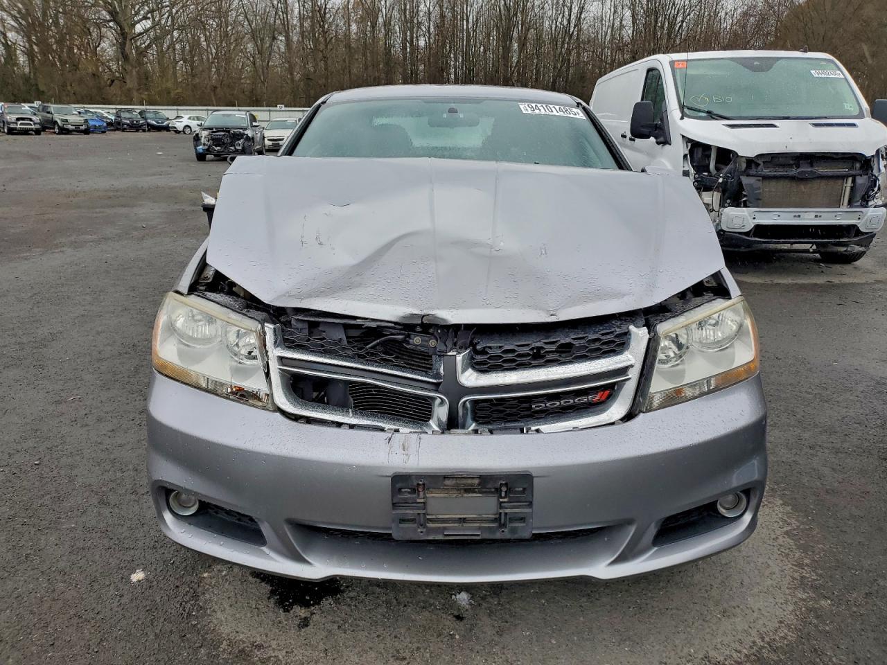2013 DODGE Avenger