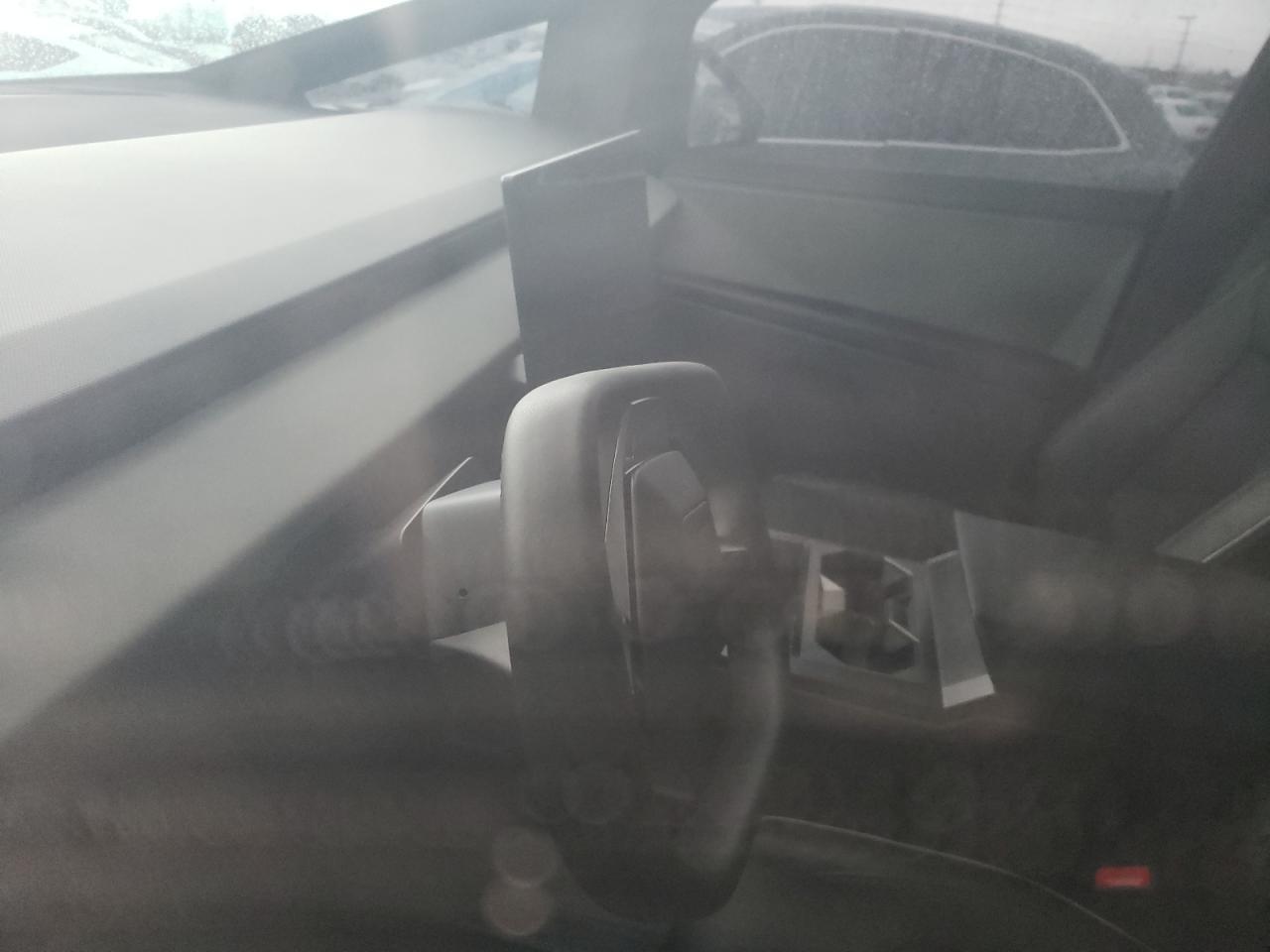 2024 TESLA Cybertruck