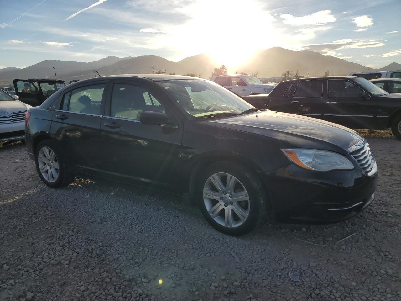 2012 CHRYSLER 200
