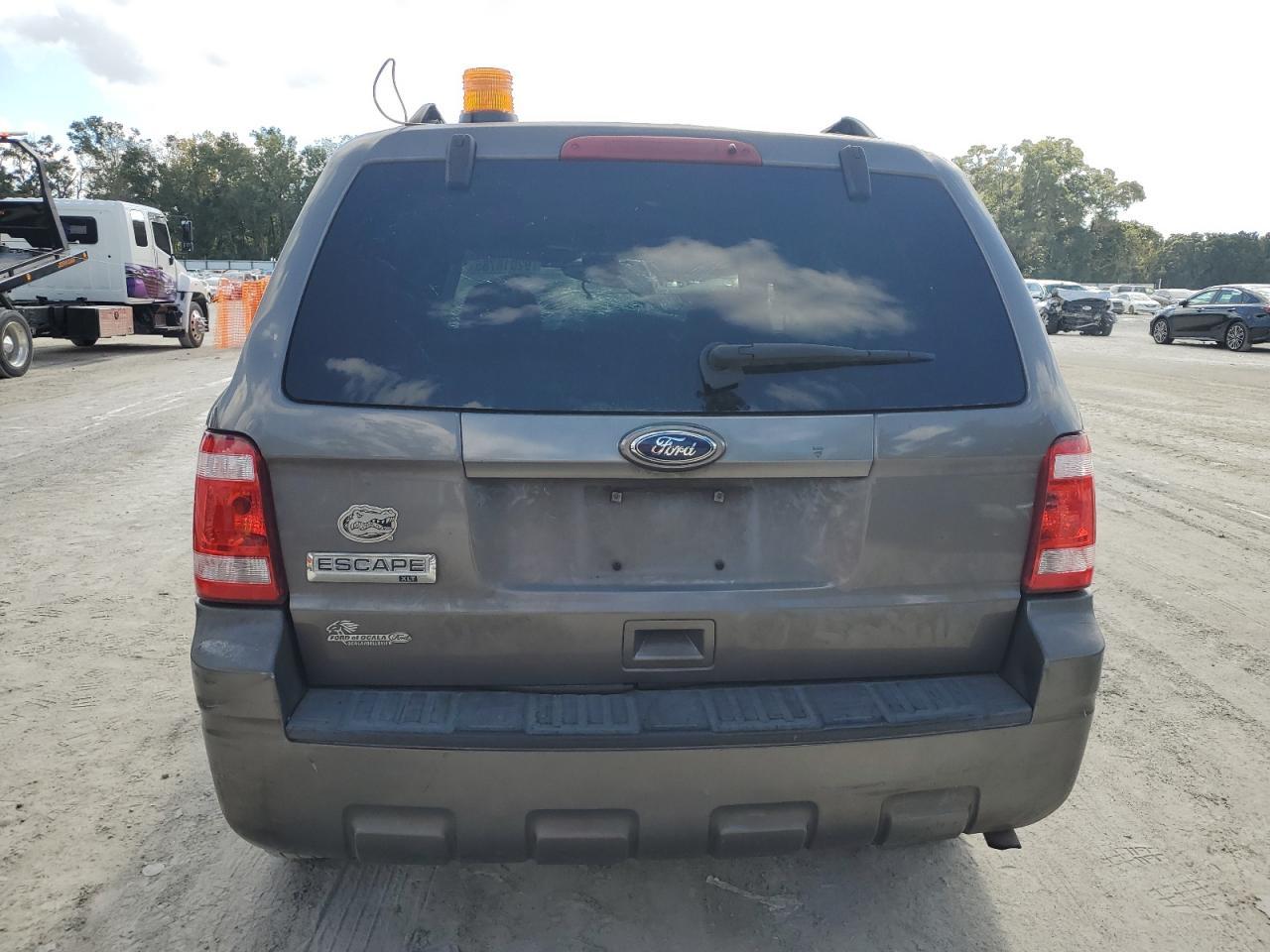 2010 FORD ESCAPE