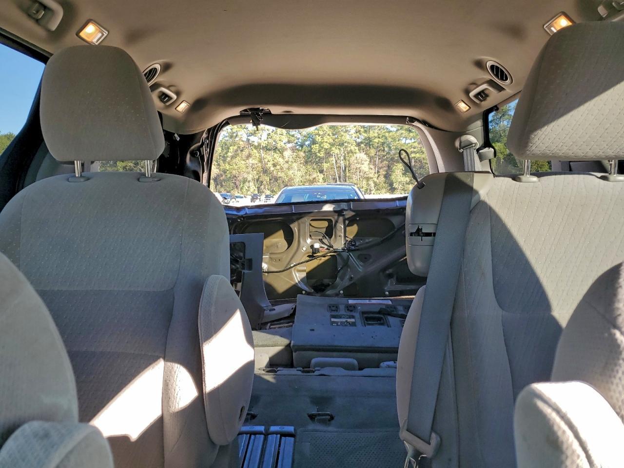 2015 TOYOTA SIENNA