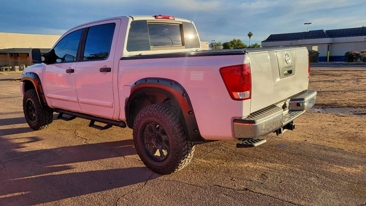 2011 NISSAN Titan
