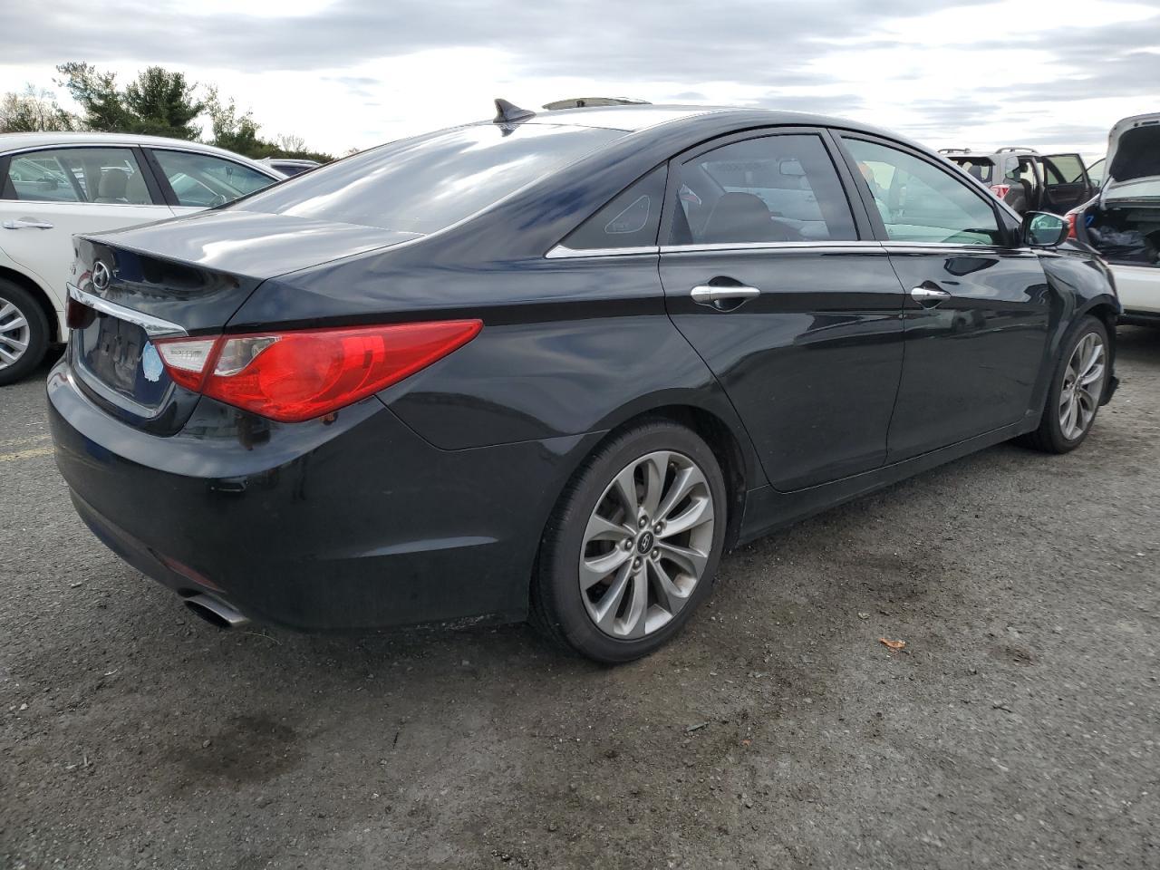 2011 HYUNDAI SONATA