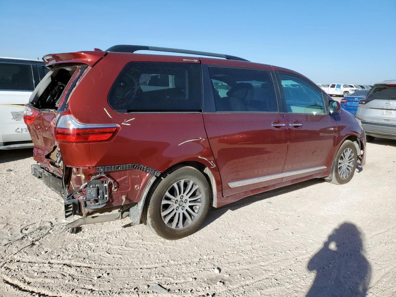 2018 TOYOTA SIENNA