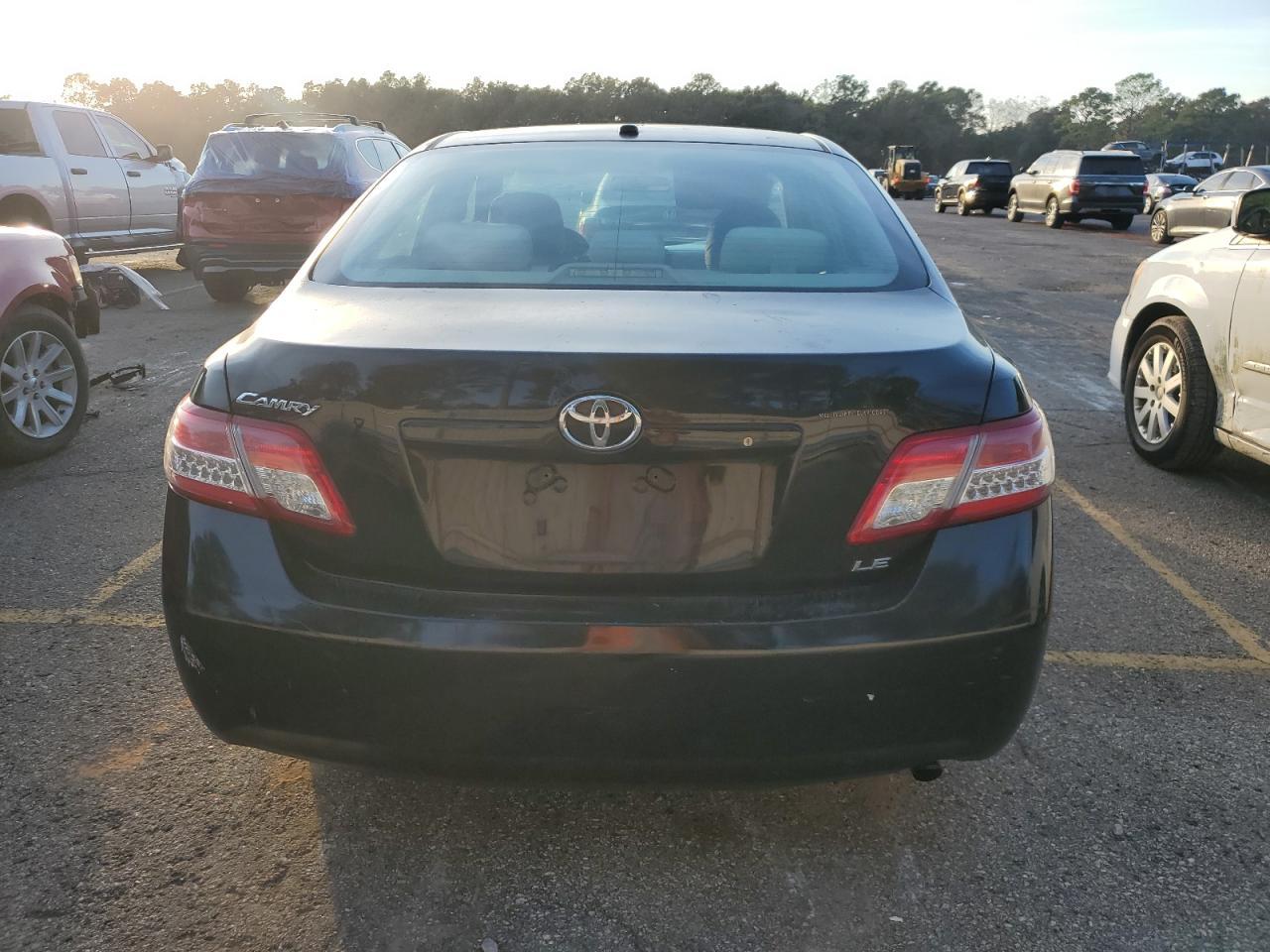 2011 TOYOTA CAMRY