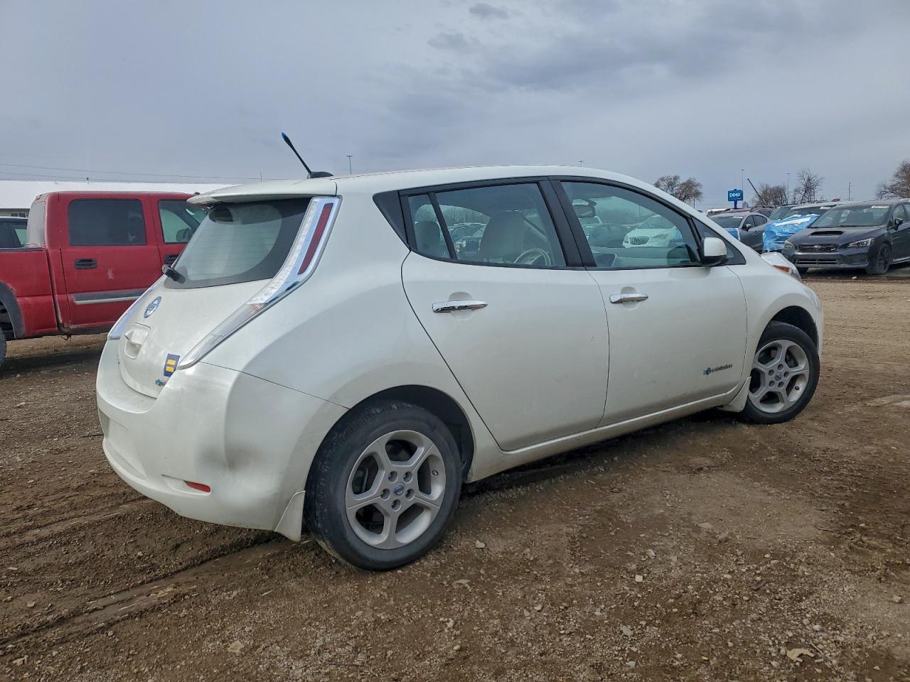 2014 NISSAN LEAF