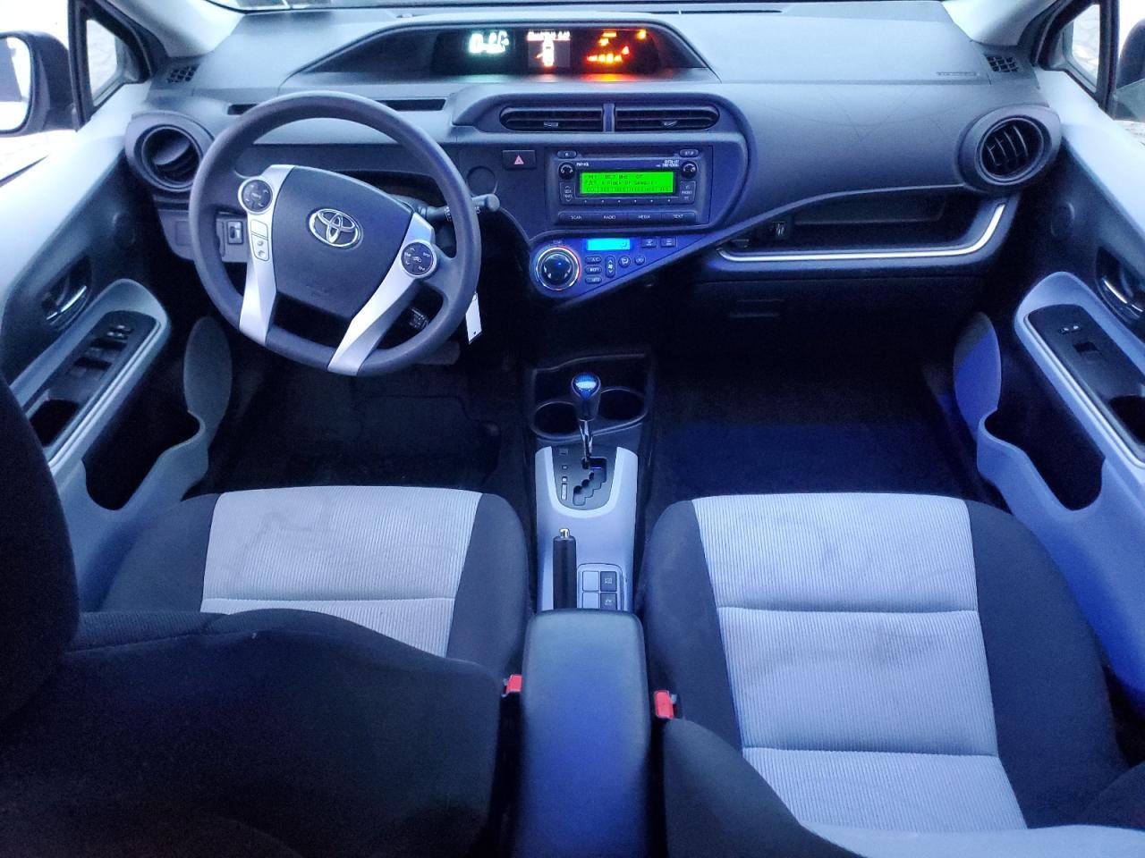 2014 TOYOTA Prius c