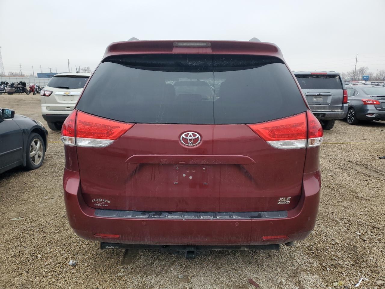 2014 TOYOTA SIENNA