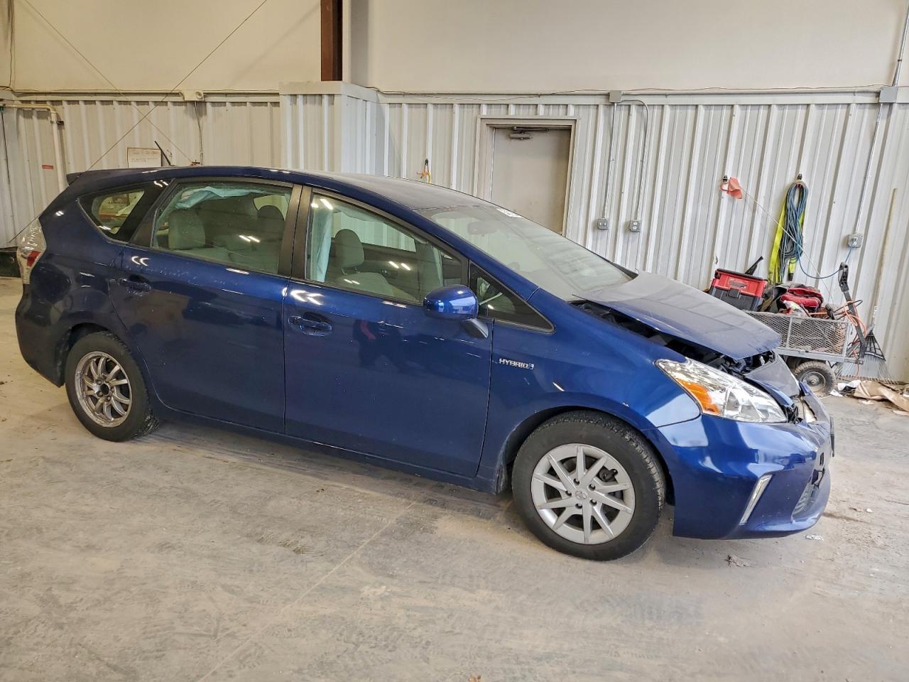 2013 TOYOTA PRIUS V