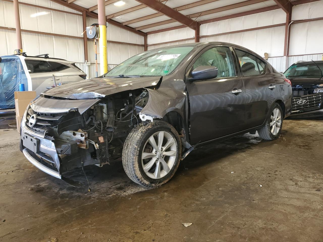 2015 NISSAN VERSA