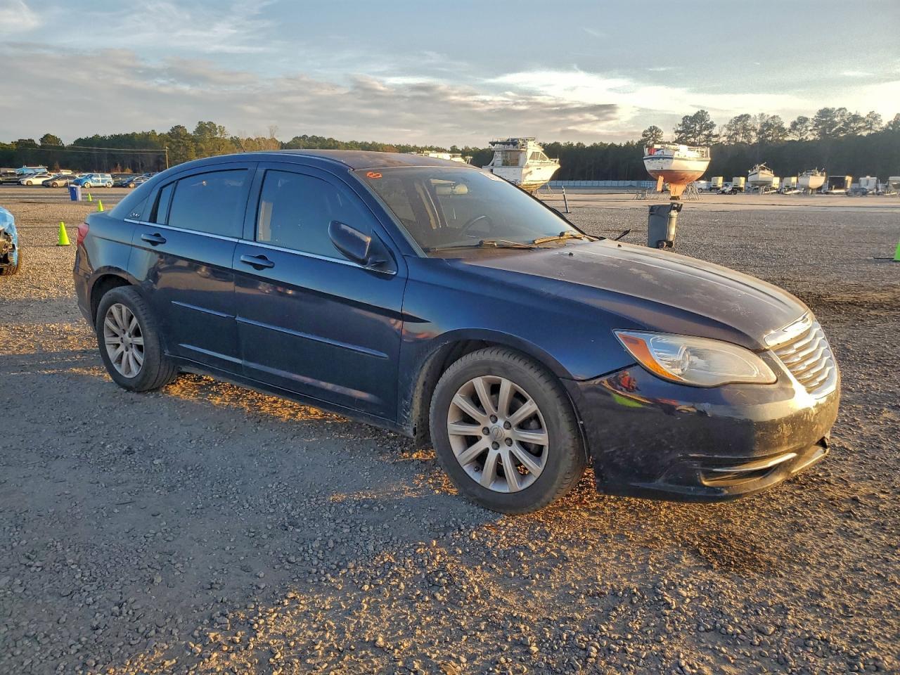 2013 CHRYSLER 200