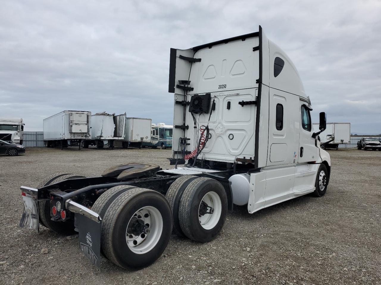 2021 FREIGHTLINER CASCADIA 126