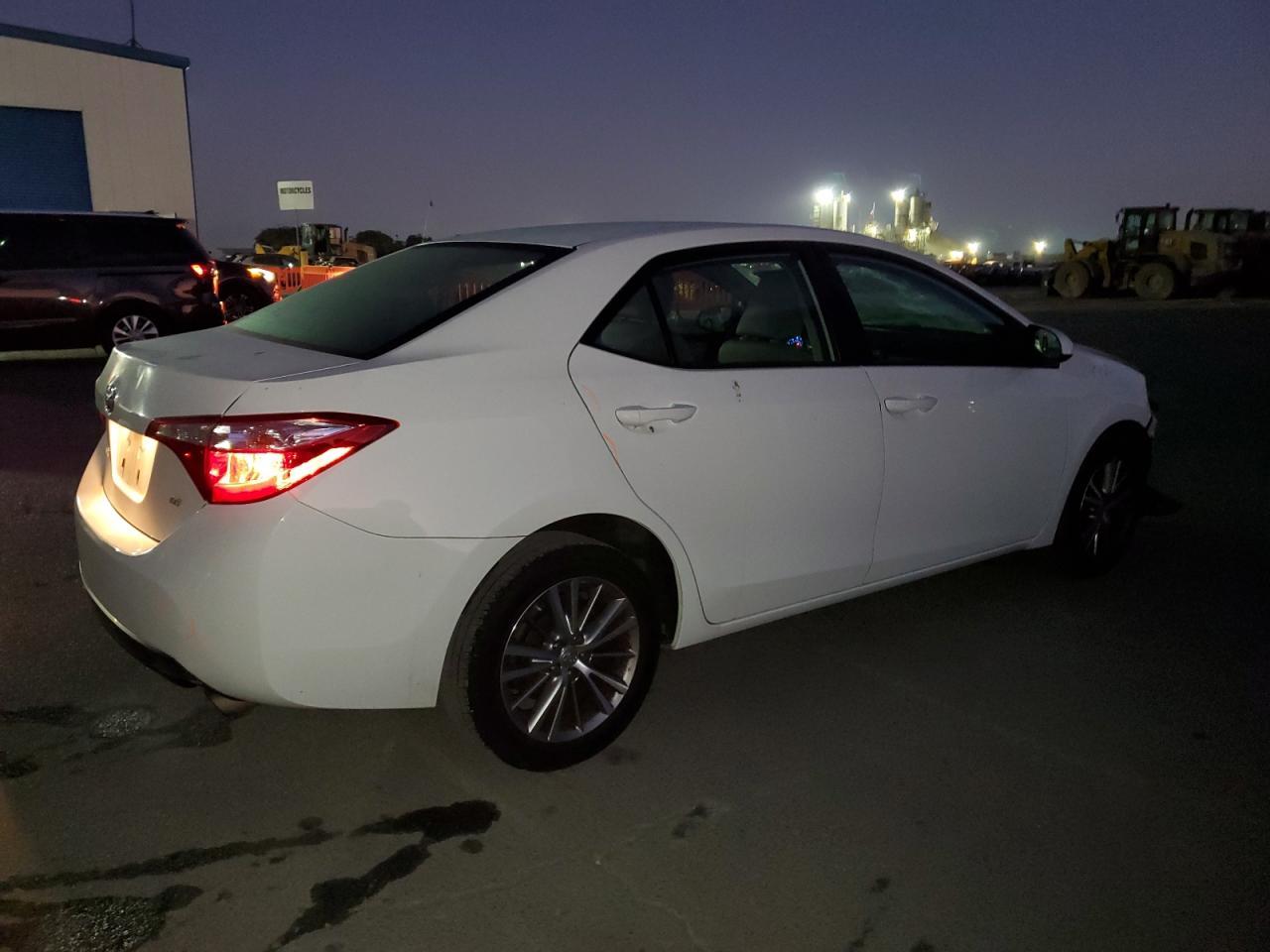 2015 TOYOTA COROLLA