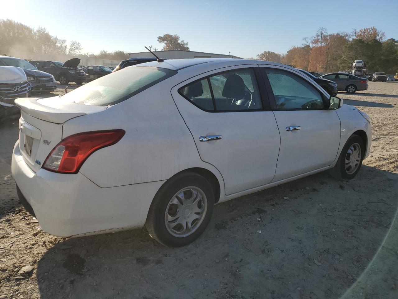 2015 NISSAN VERSA