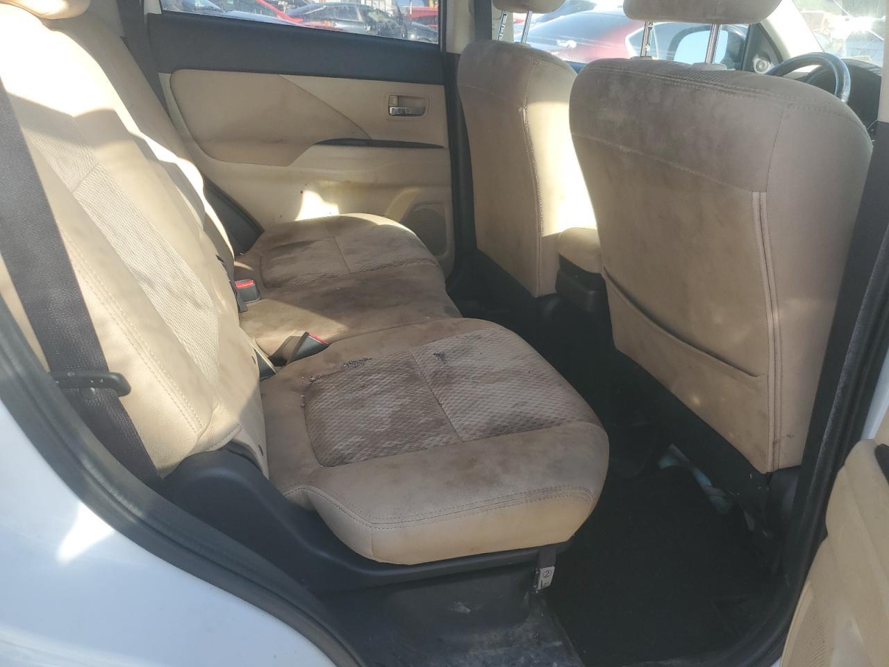 2016 MITSUBISHI outlander