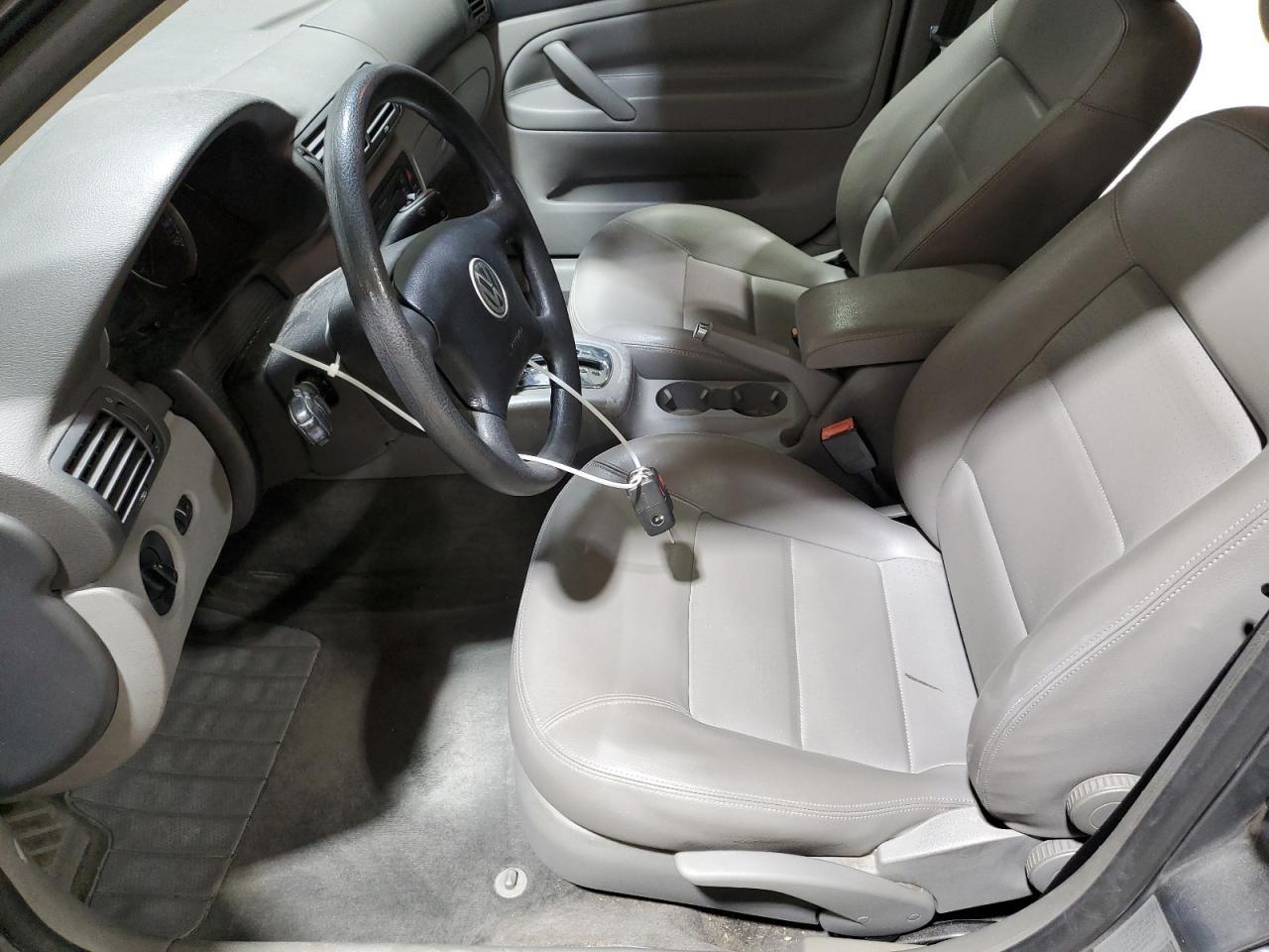 2005 VOLKSWAGEN Passat