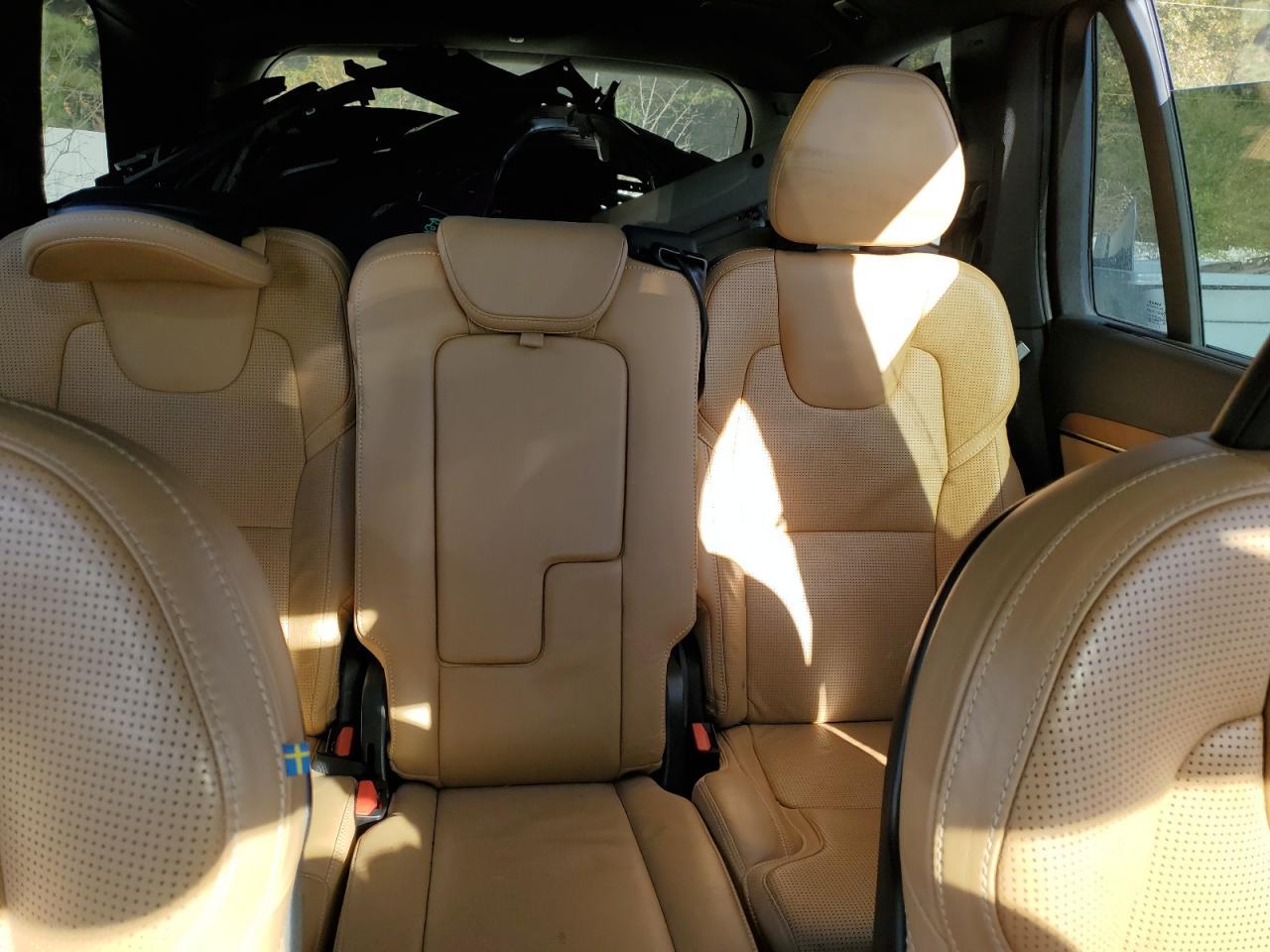 2017 VOLVO XC90