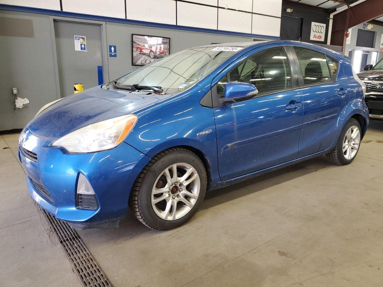 2013 TOYOTA Prius c