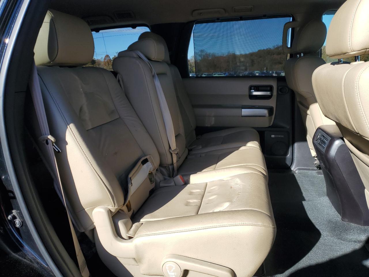 2018 TOYOTA Sequoia