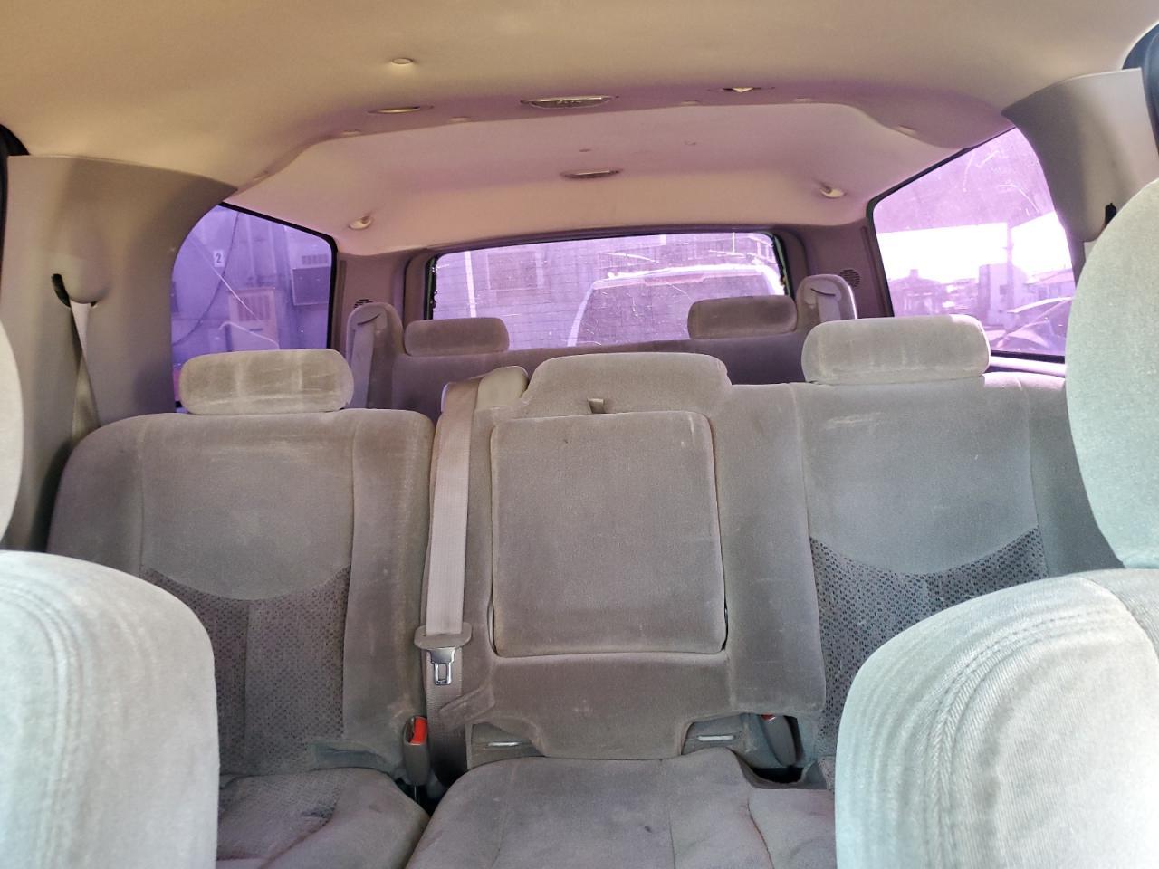 2004 CHEVROLET Suburban