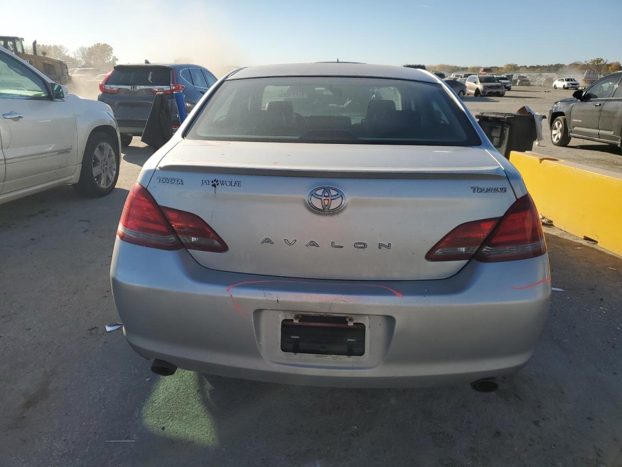 2008 TOYOTA Avalon