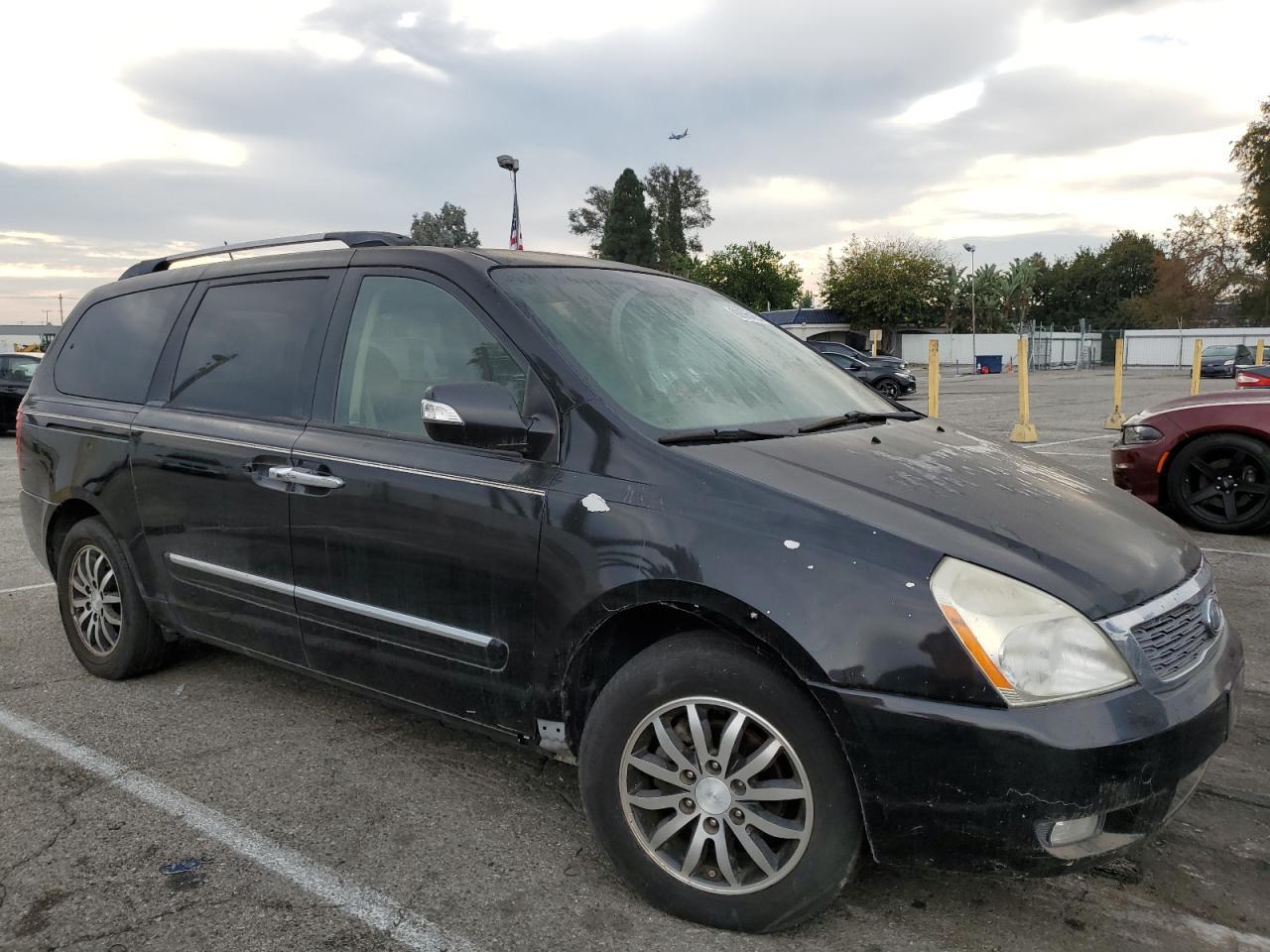 2012 KIA SEDONA