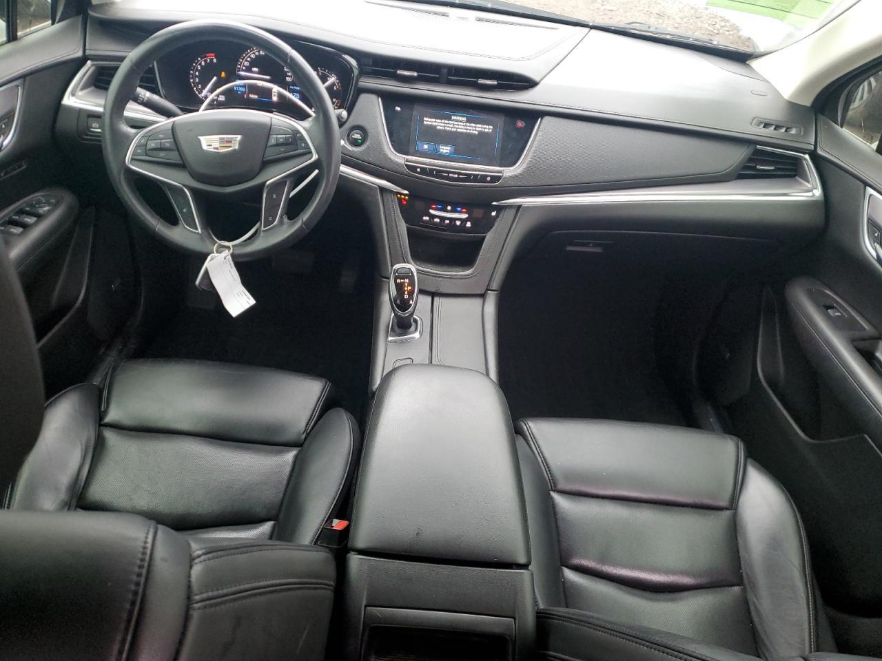 2017 CADILLAC XT5