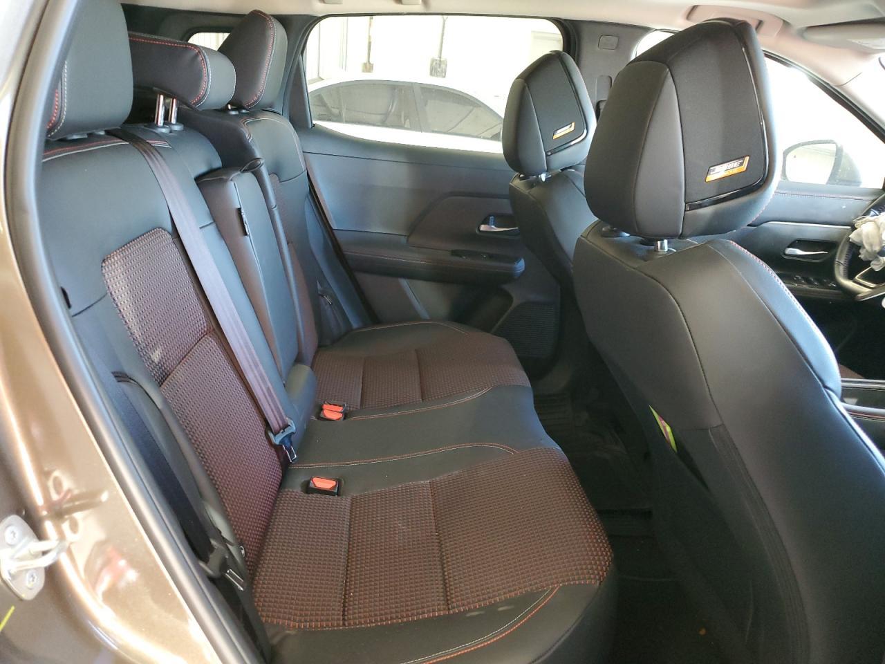 2025 NISSAN KICKS