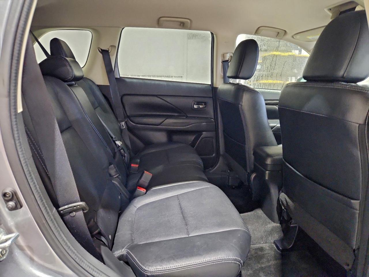 2016 MITSUBISHI outlander