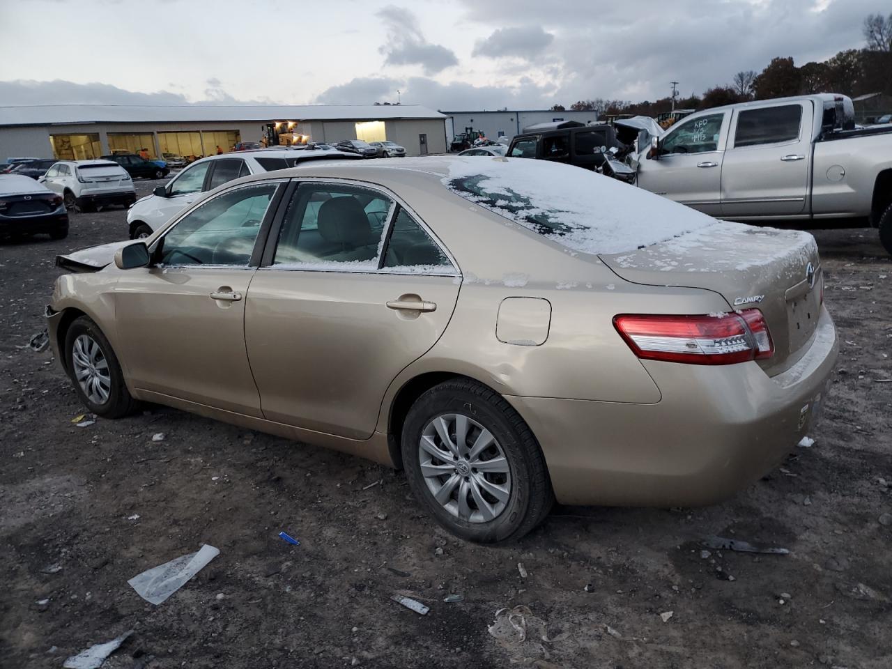 2011 TOYOTA CAMRY