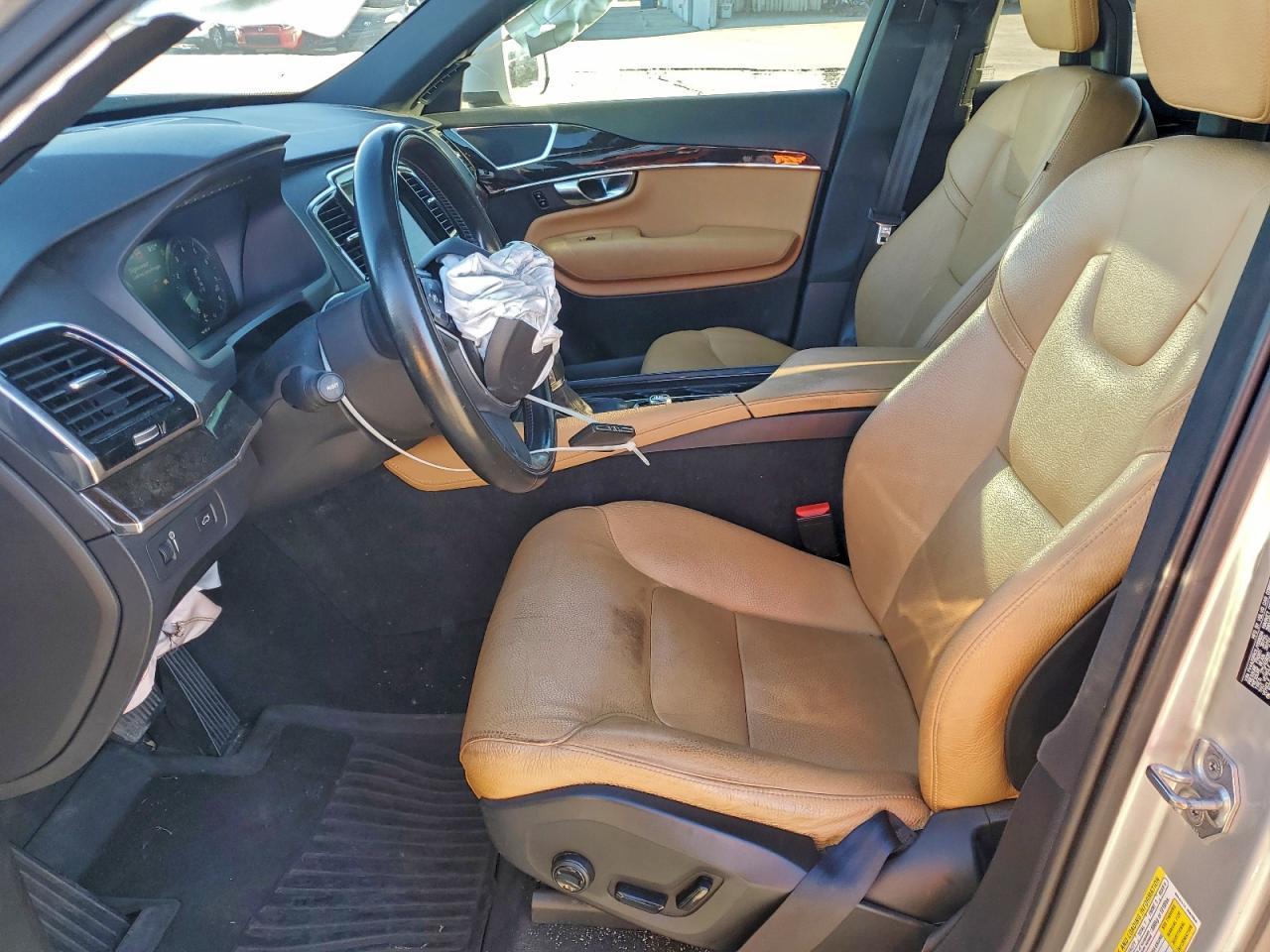 2018 VOLVO XC90