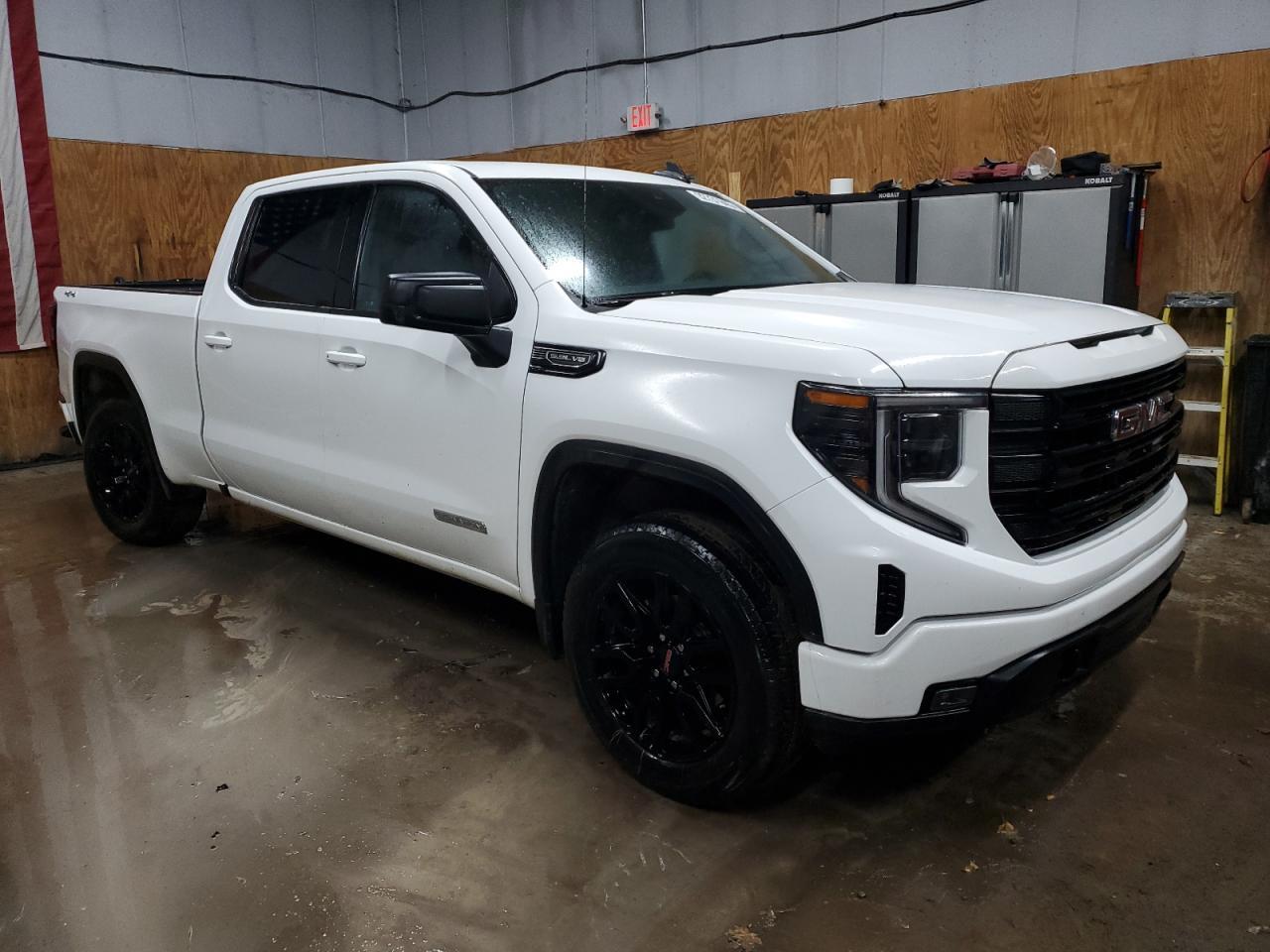 2023 GMC Sierra