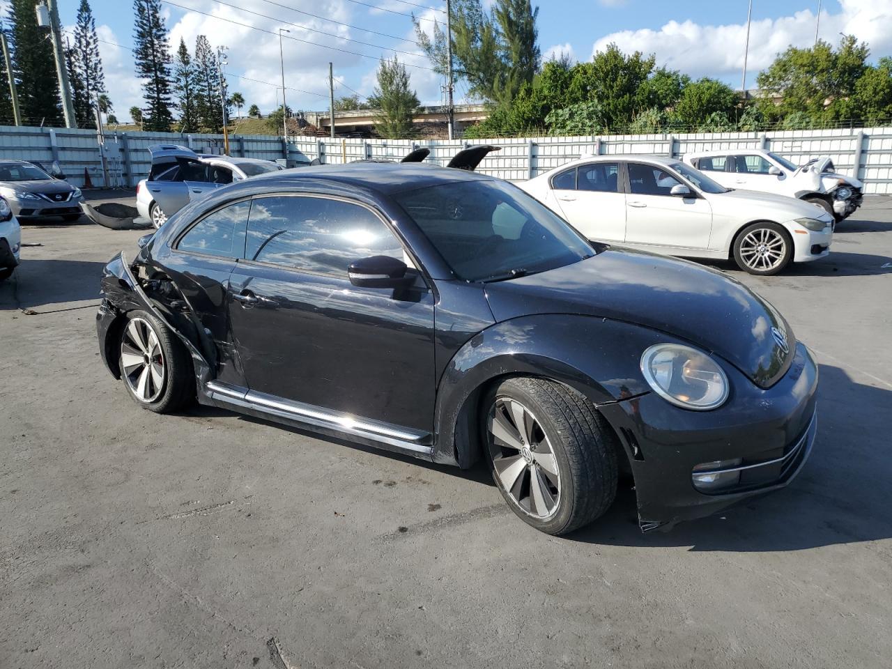 2012 VOLKSWAGEN Beetle