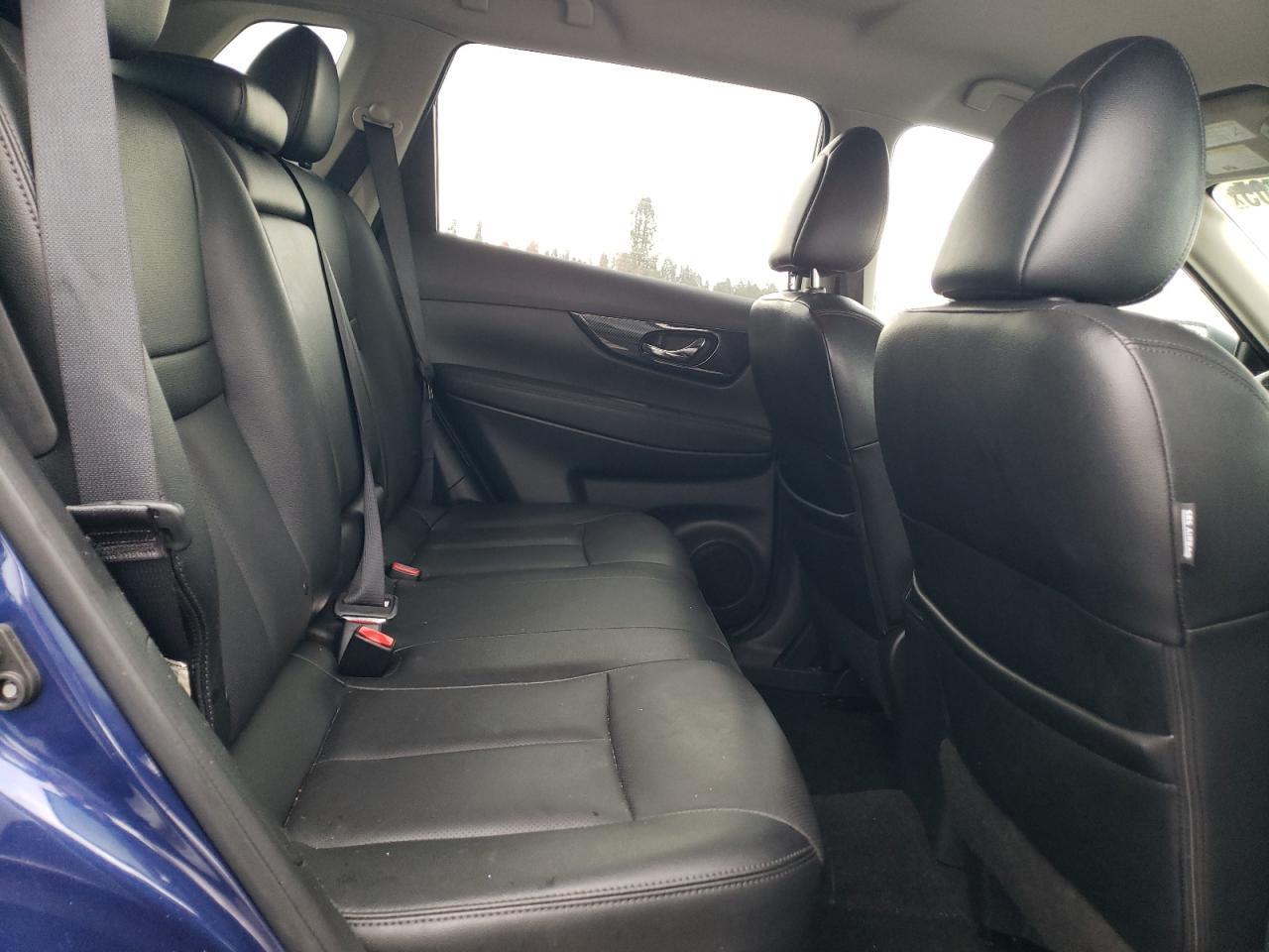 2017 NISSAN ROGUE