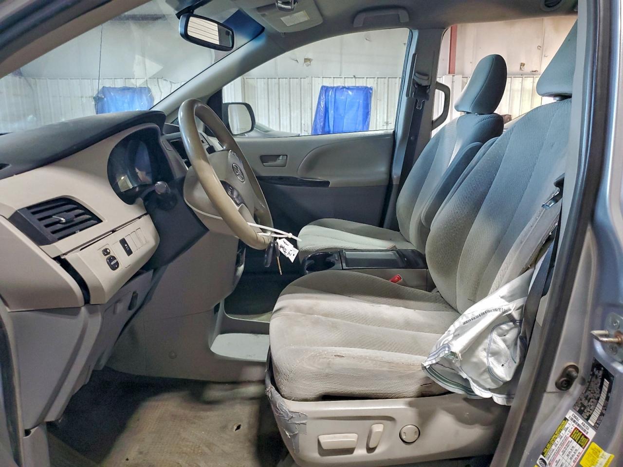 2014 TOYOTA SIENNA