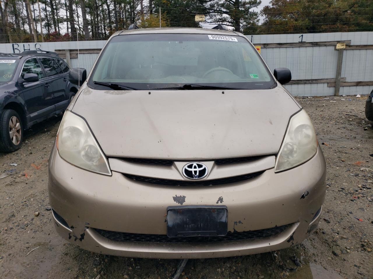 2010 TOYOTA SIENNA