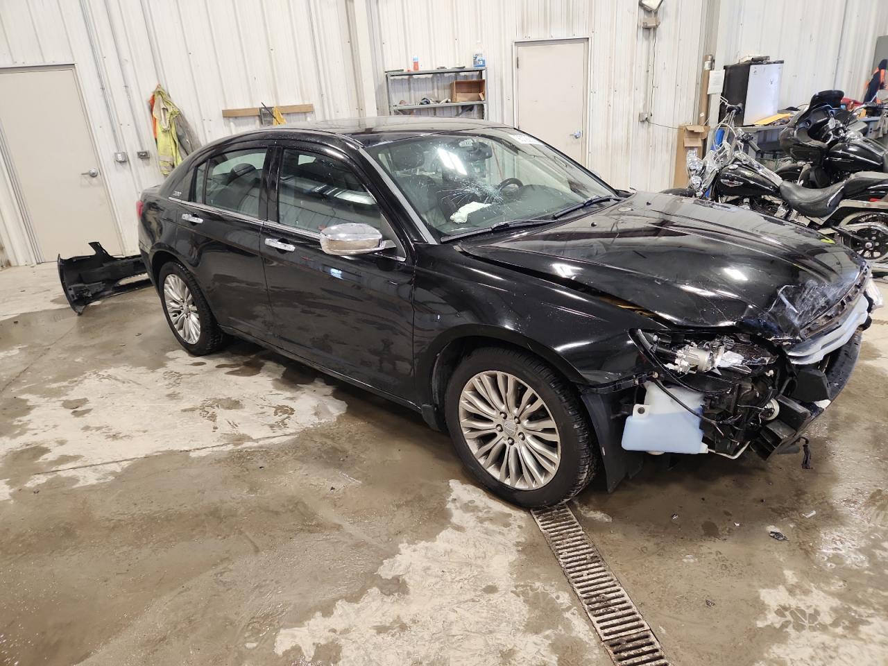 2013 CHRYSLER 200