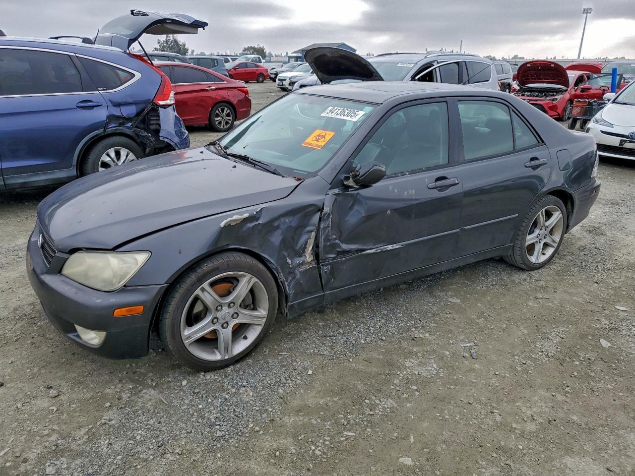 2003 LEXUS IS 300