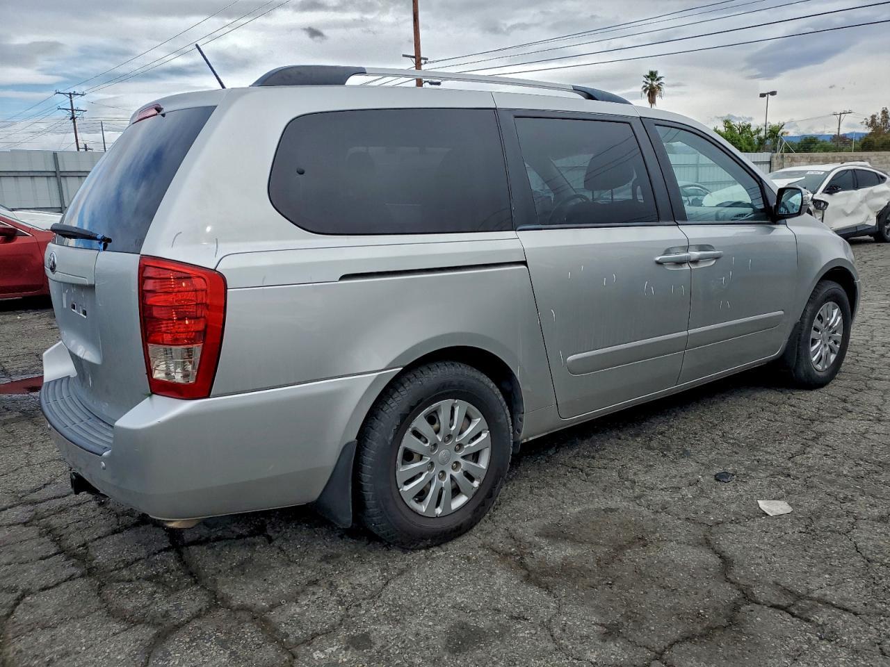 2014 KIA SEDONA