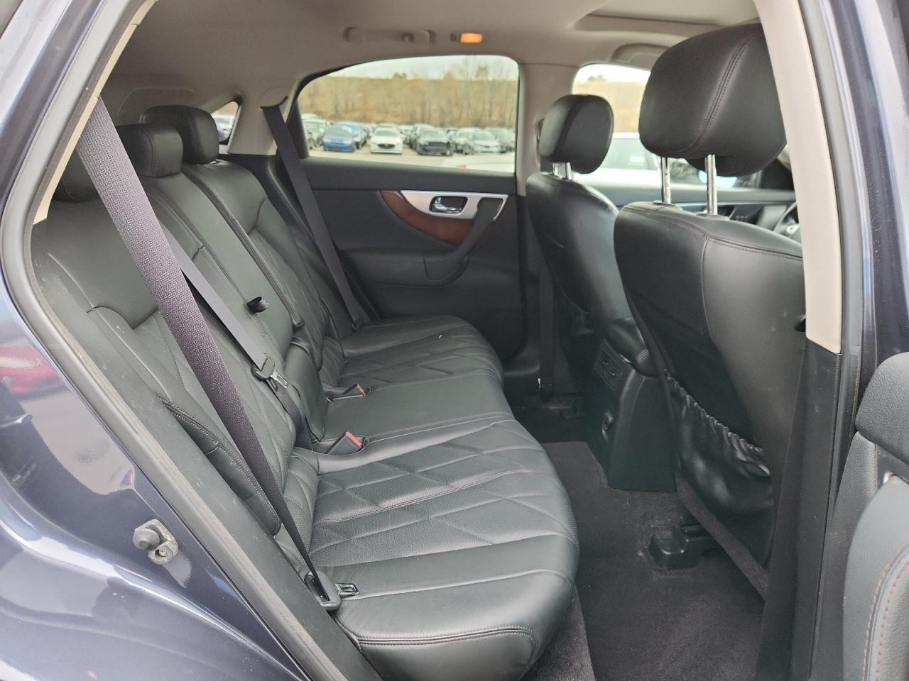 2010 INFINITI FX35