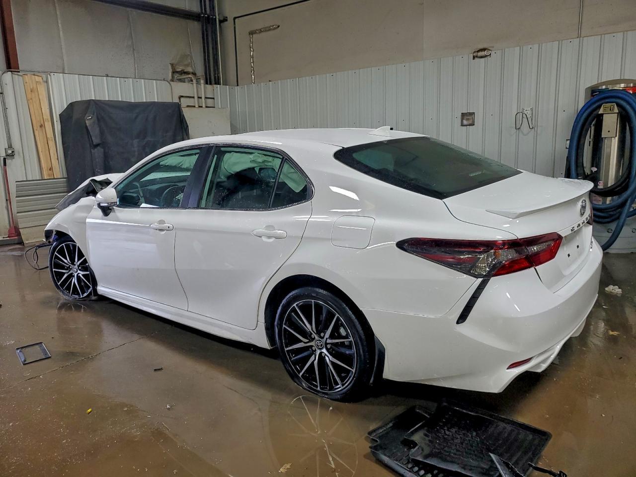 2024 TOYOTA CAMRY